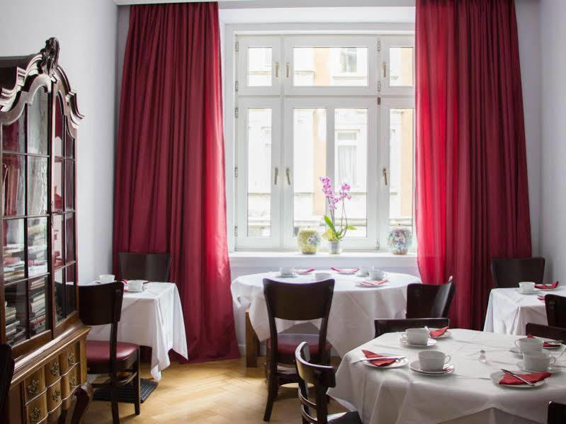 In Hotel München